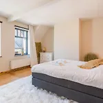 Luxurious, Updated, Warm & Stunning Home Terraces