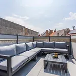 Luxurious, Updated, Warm & Stunning Home Terraces